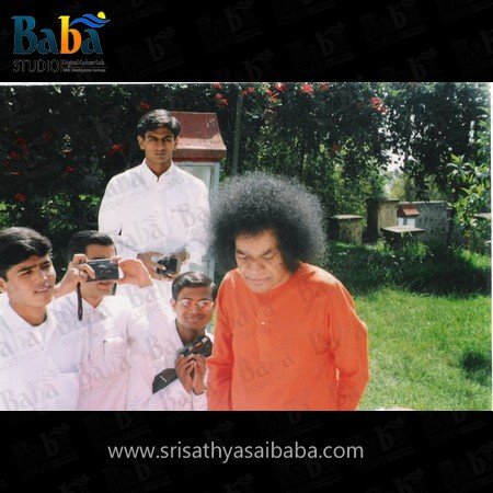 Official Sri Sathya Sai Baba Photography Gallery | Baba Studio